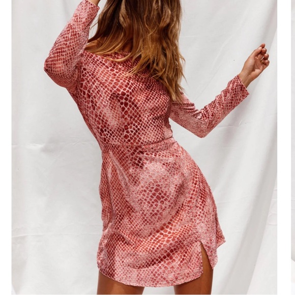 Selfie Leslie Dresses & Skirts - NWT Selfie Leslie Demure Snake Skin Velvet Backless Mini Dress